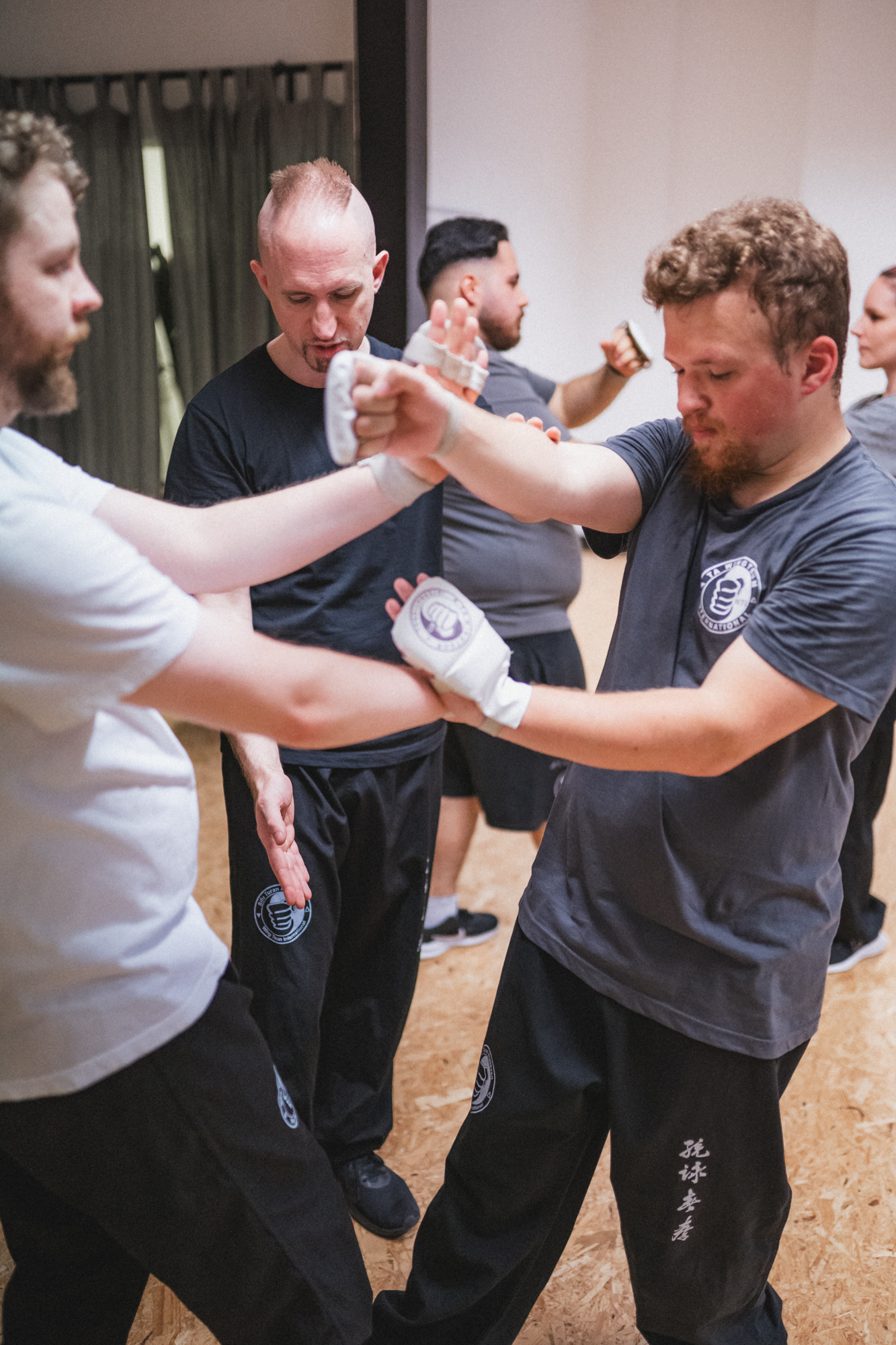 Erwachsene beim TA WingTsun Training